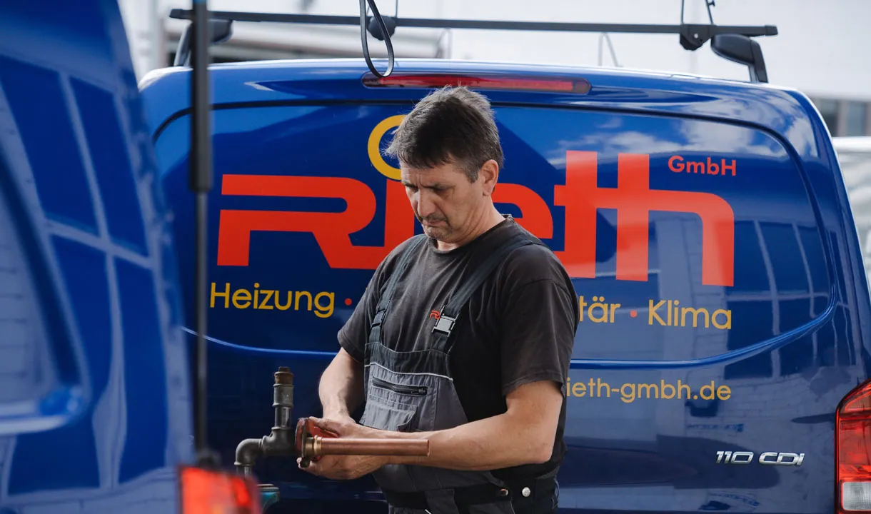 Modernste Werkzeuge und Messgeräte in den Kundendienstfahrzeugen · Rieth GmbH